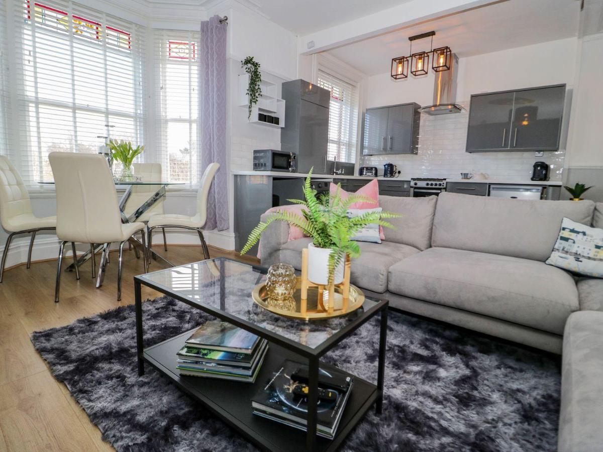 Cadnant Park Maisonette คอนวี ภายนอก รูปภาพ